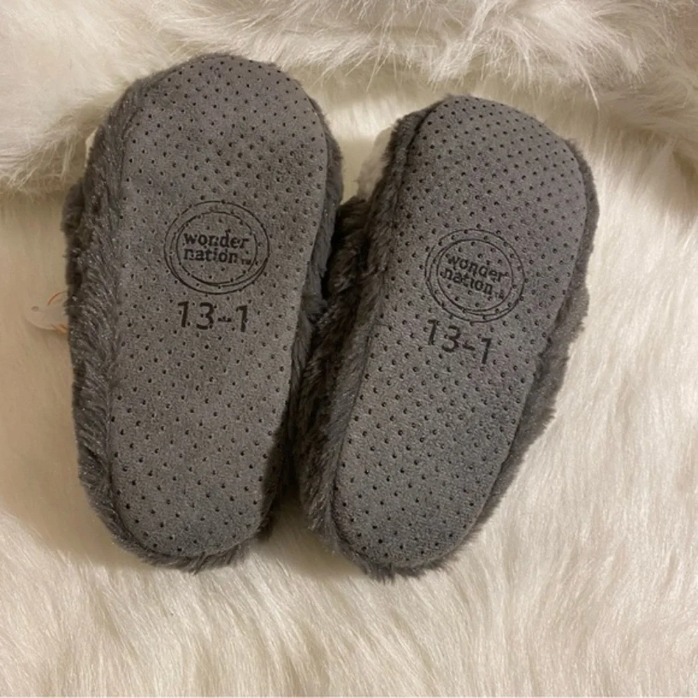 Wonder Nation‎ Cat Slippers Size 13-1 Gray white Color Slip On New